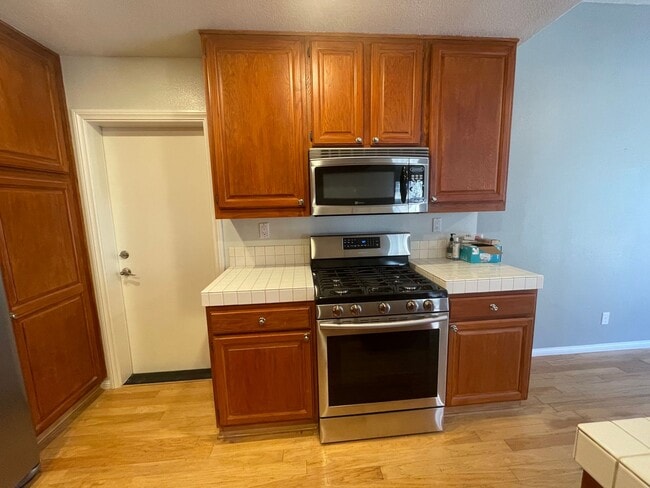 Building Photo - Spacious 3 Bedroom 2.5 Bathroom in Aliso Viejo