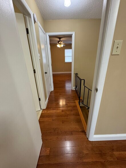 Building Photo - 9109 Parktop Ln