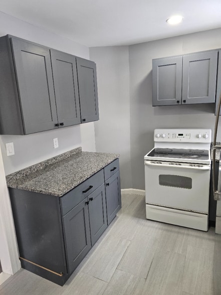 Building Photo - 32 Bunker Ave