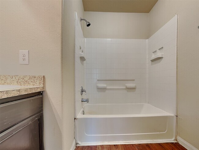 Building Photo - 2618 Bammelwood Dr