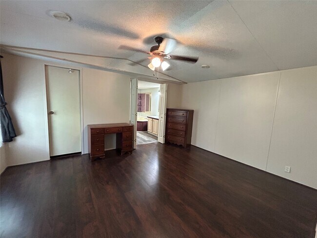 Building Photo - 16640 Berry Rd