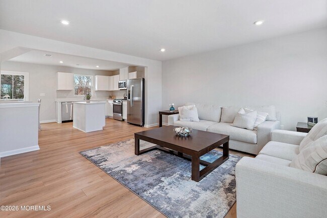 Building Photo - 602 Cyprus Ct