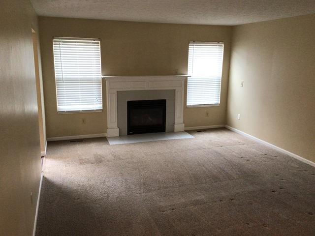 Building Photo - 2930 Holly Hill Dr