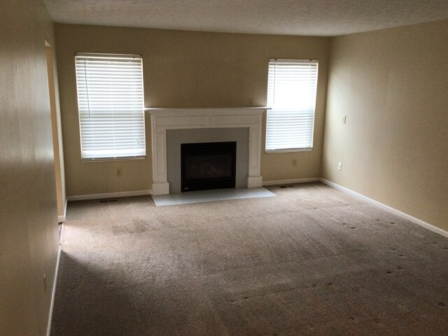 Building Photo - 2930 Holly Hill Dr