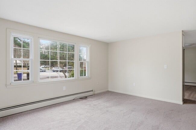 Building Photo - 289 Derry Rd