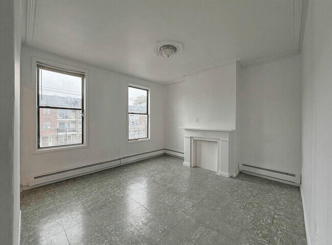 Building Photo - 94 Ferry St