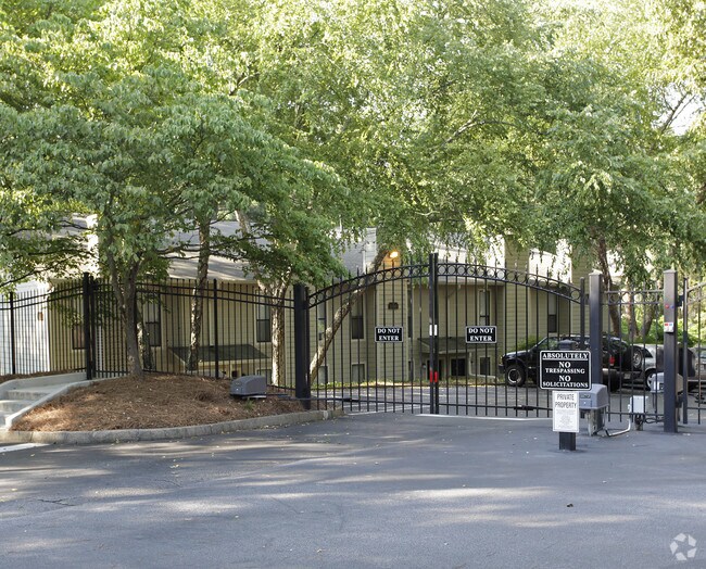 River Mill Condominiums 501 River Mill Cir Roswell GA 30075