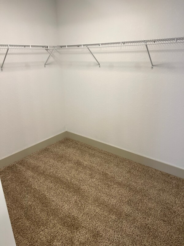 Building Photo - 430 Stewart Ct