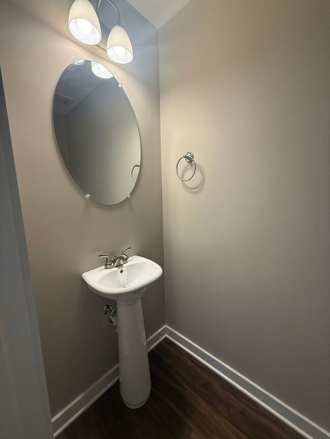 Building Photo - FOR RENT - Beautiful Modern Townhouse in Madison