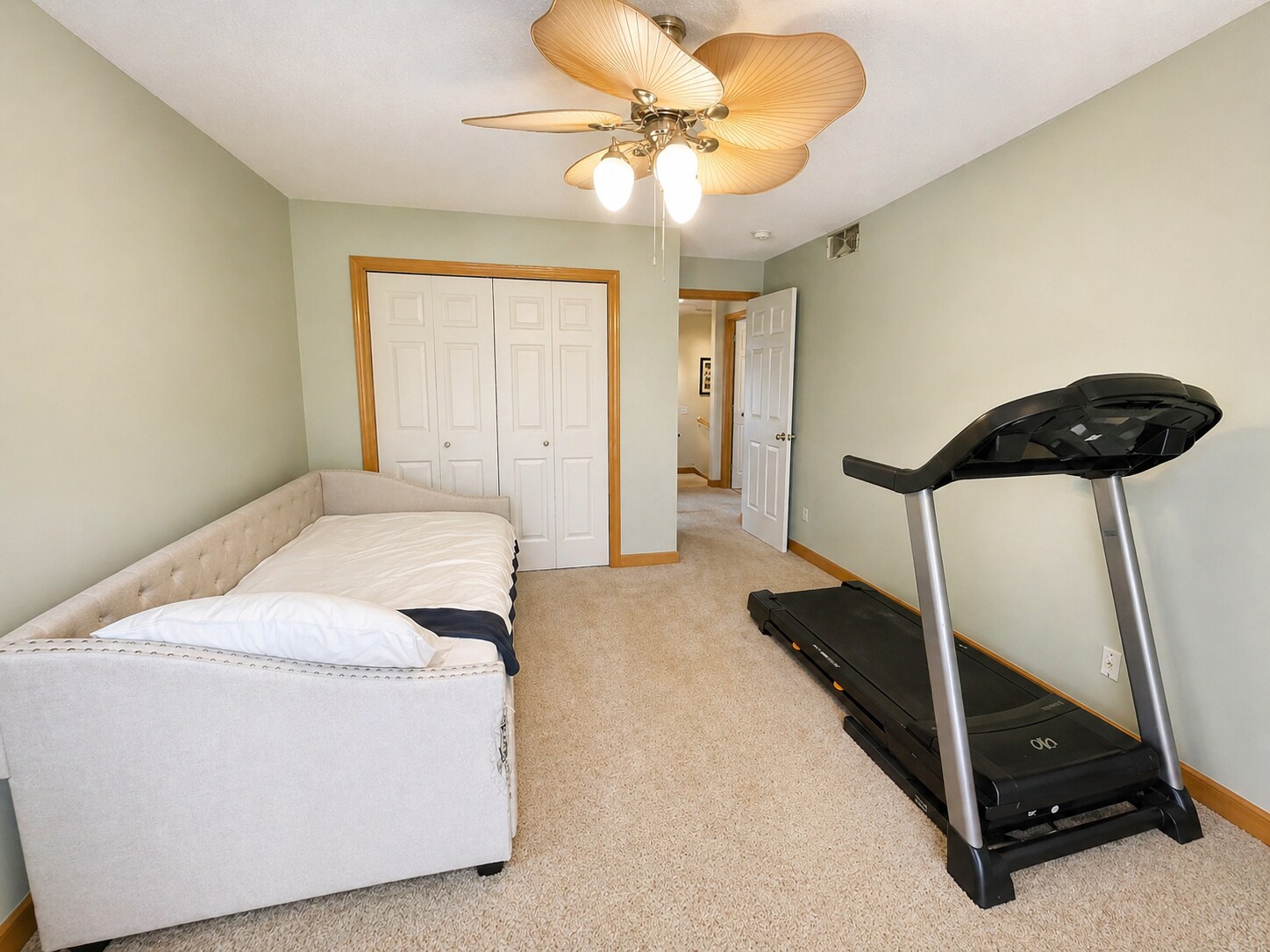 Building Photo - 811 Burr Oaks Dr