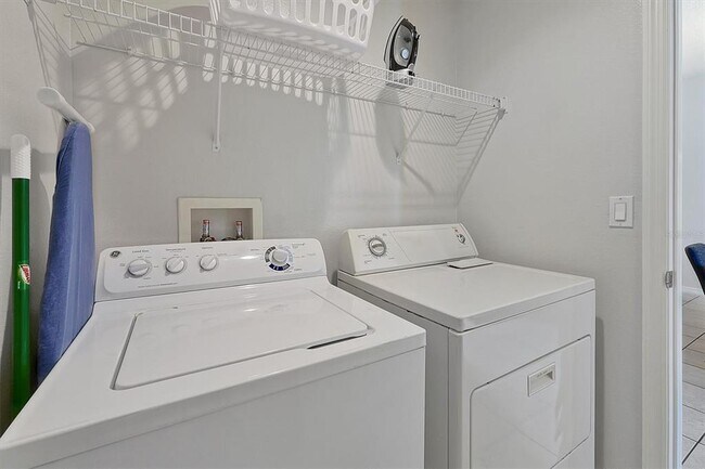 Building Photo - 8591 Bay Lilly Loop