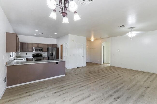 Building Photo - 45099 W Desert Cedars Ln