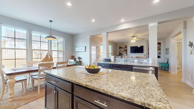 Building Photo - 205 Willow Ridge Dr