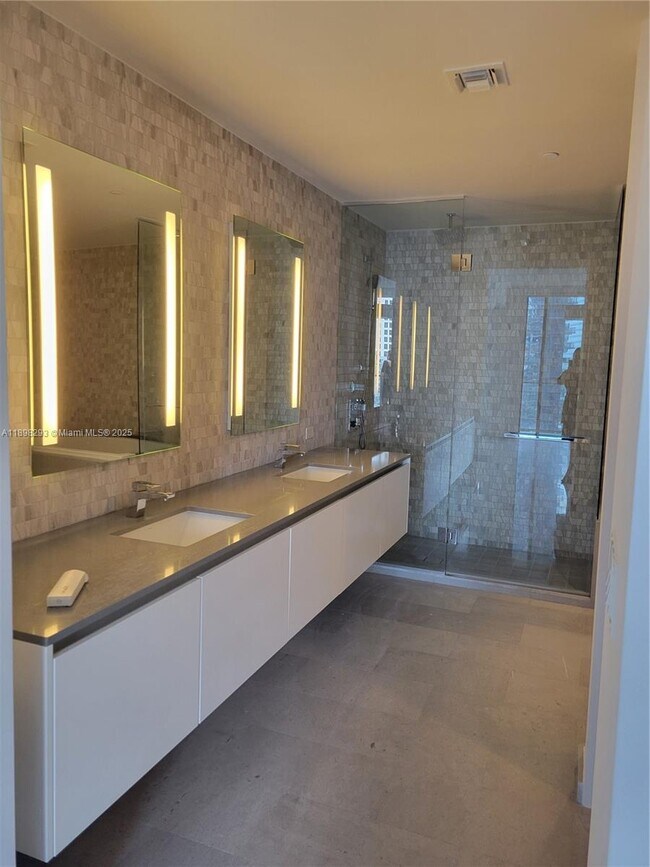 Building Photo - 88 SW 7th St