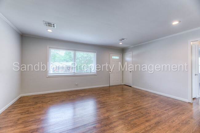 Building Photo - For Lease | Midtown Tulsa | $1625 Rent
