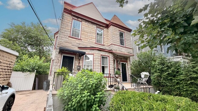 Building Photo - 145 Delaware Ave