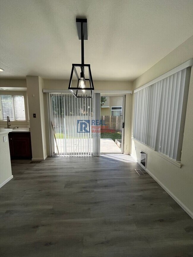 Building Photo - 12996 S Carson Ct
