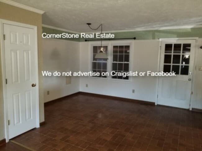 Building Photo - Ranch Style Home