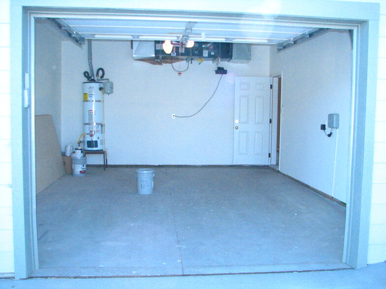 Building Photo - 316 Rosehaven St