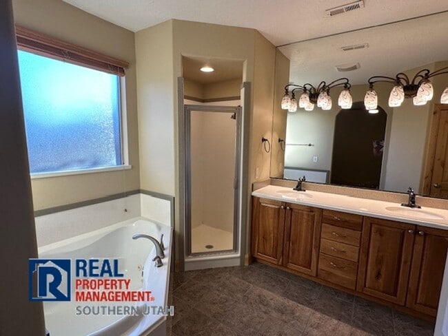 Building Photo - Village on the Heights