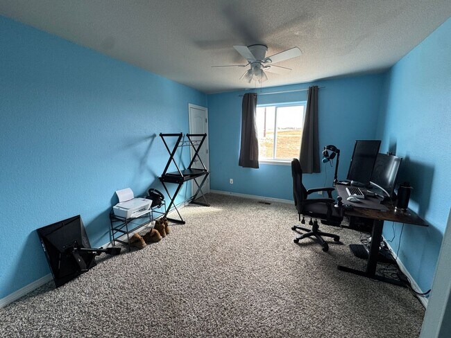 Building Photo - Beautiful 3 Bedroom, 2.5 Bathroom Rental Home