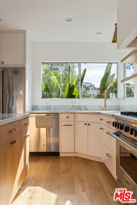 Building Photo - 3424 Primera Ave