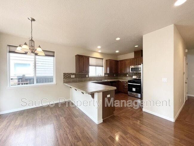 Building Photo - 321 NE 66th Ave