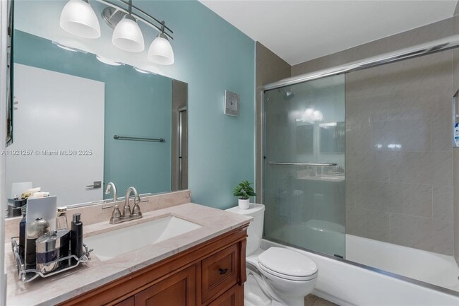 Building Photo - 4055 Eastridge Dr