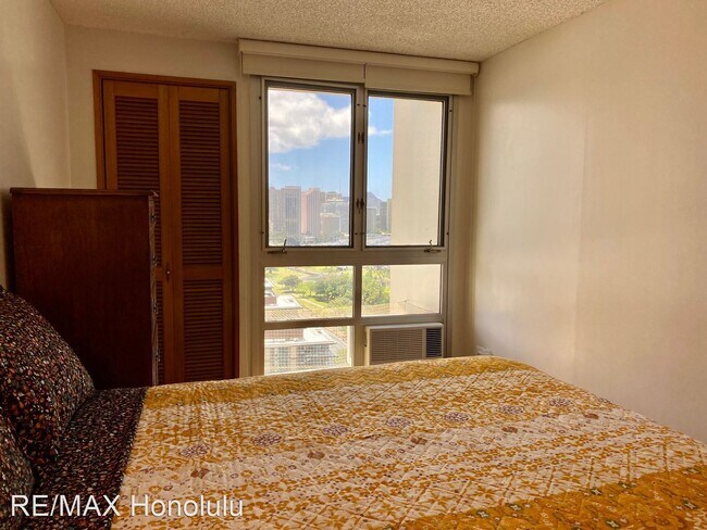 Building Photo - 2 br, 2 bath House - 1350 Ala Moana Blvd #...