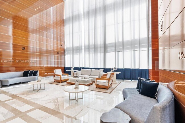 Building Photo - 17475 Collins Ave