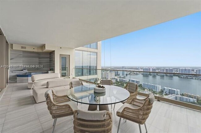 Building Photo - 17901 Collins Ave