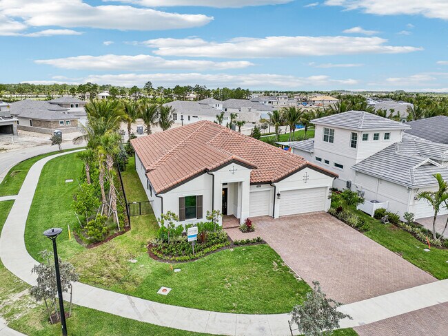 Building Photo - 13621 Le Christine Dr