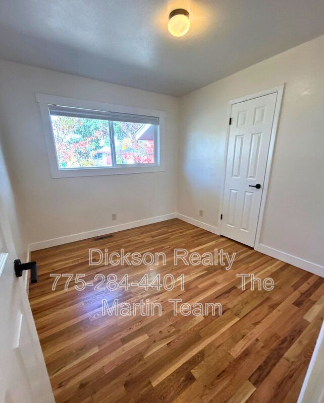 Building Photo - 640 James Ln