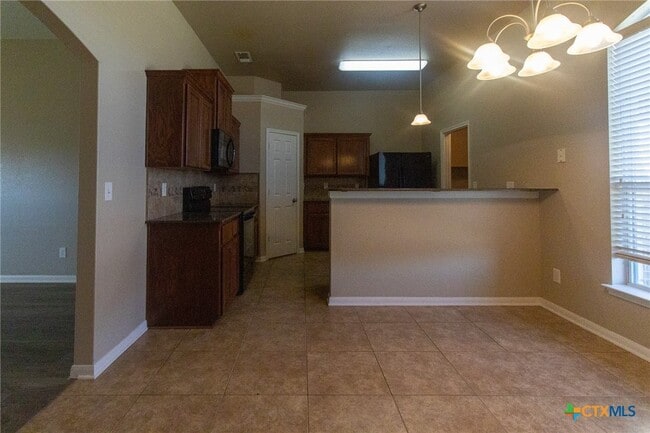 Building Photo - 217 Pointer St