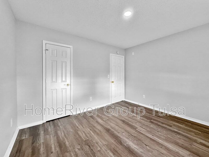 Building Photo - 8917 N 148th E Ave