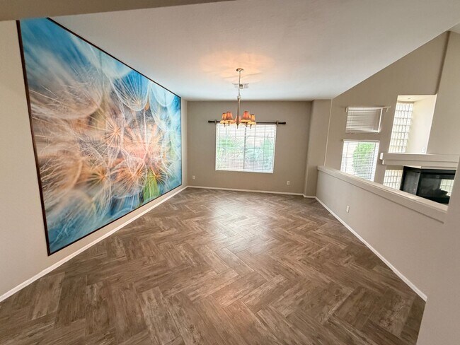 Building Photo - Spacious 5Bdm 3.5Ba Litchfield Park Home in a Small Gated Community