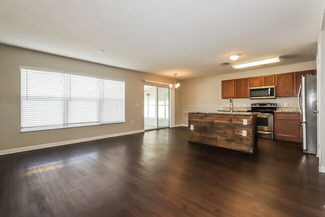 Building Photo - 10601 Boyette Creek Blvd