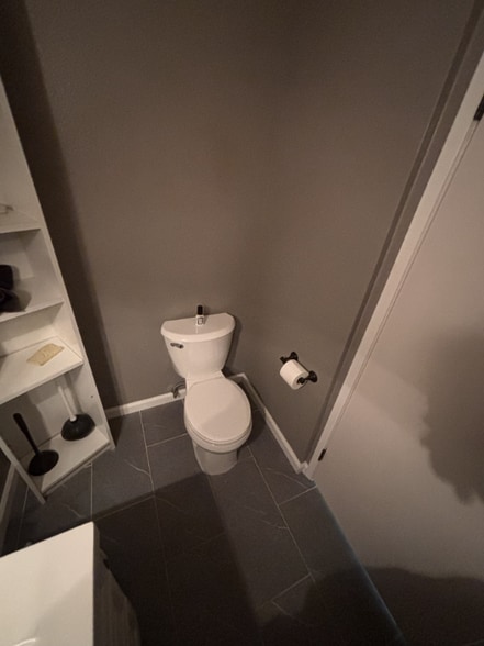 Building Photo - 2615 Alta View Dr