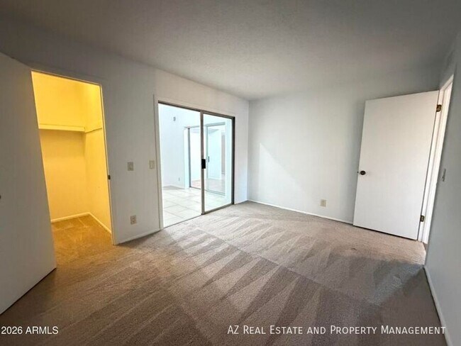 Building Photo - 2901 W Sierra St