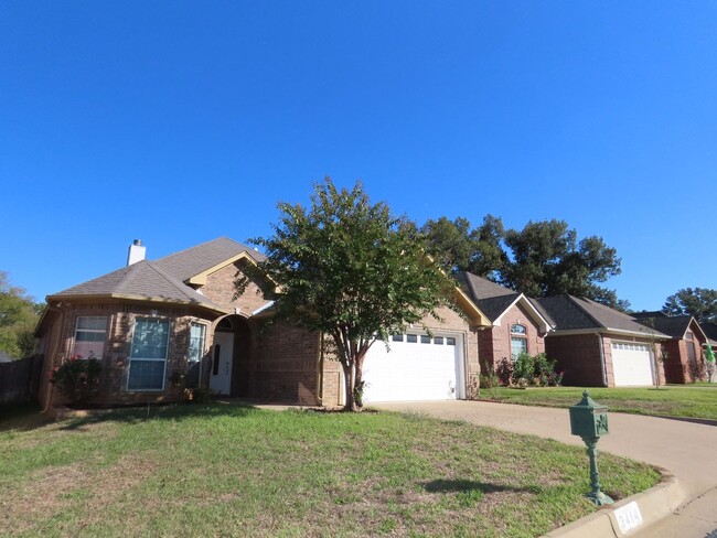 Building Photo - Tyler - Gorgeous 3 Bedroom, 2 Bath Home in...