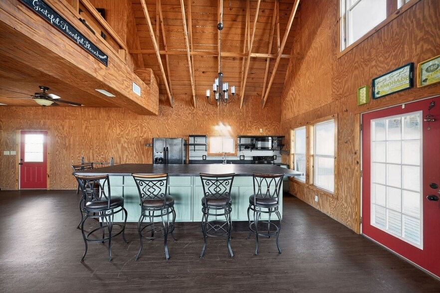 Building Photo - 1885 Bennett Rd