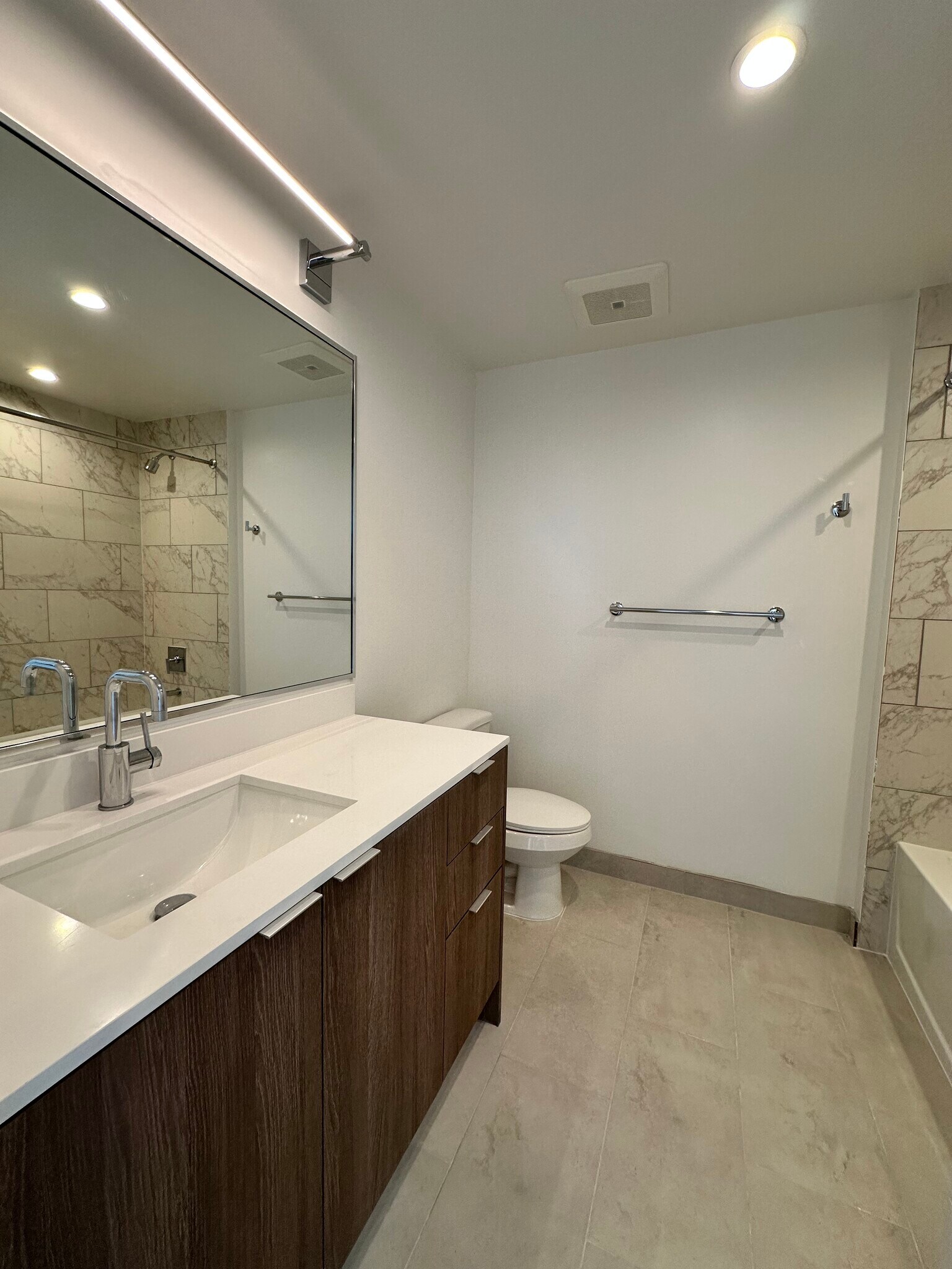 Building Photo - 4314 SW 49th Ct