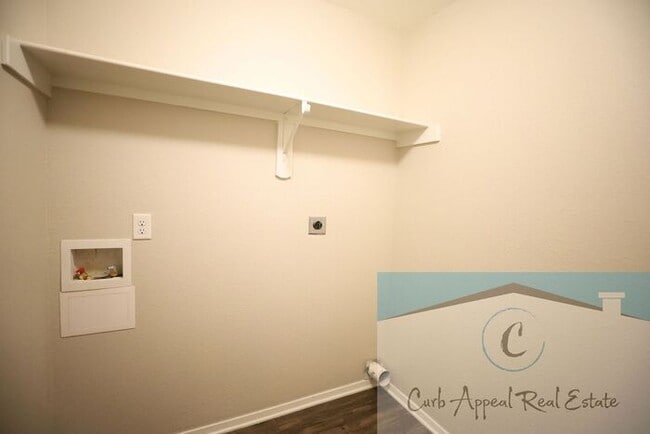 Building Photo - Beautiful 4 bedroom/2 bath home - Nettleton!! $900 move in special