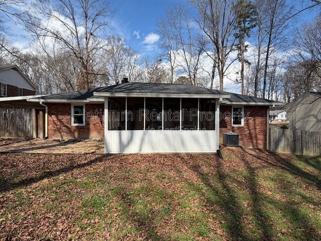 Building Photo - 2396 Hidden Ln