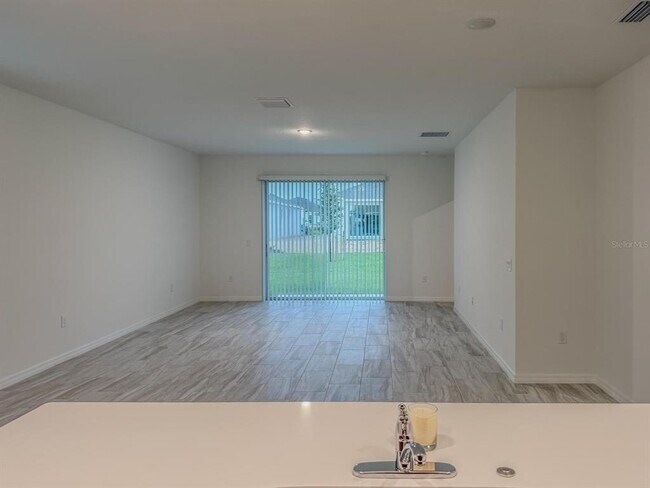 Building Photo - 438 Marion Lp