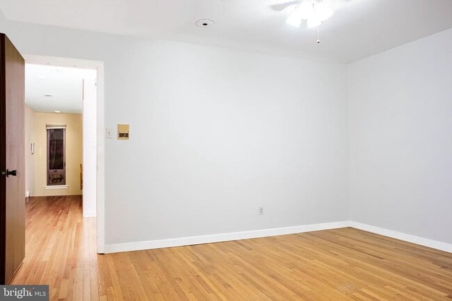 Building Photo - 906 Locust St