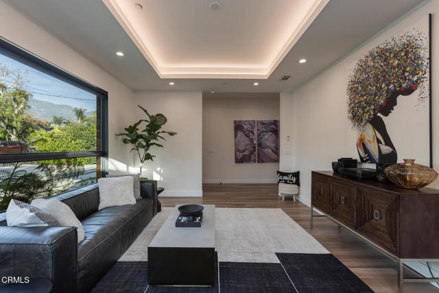 Building Photo - 620 Houseman St