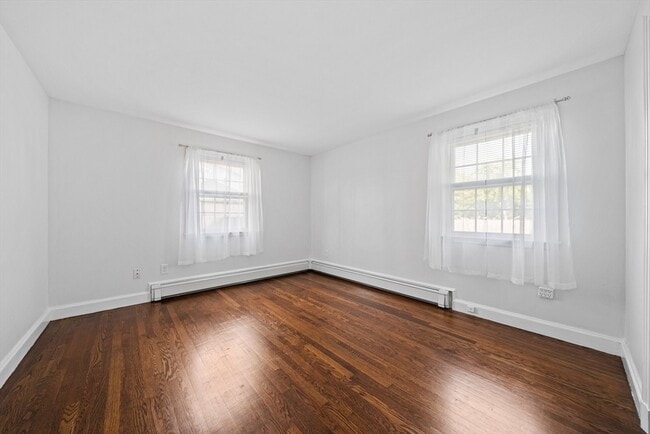 Building Photo - 8 Petrel Rd