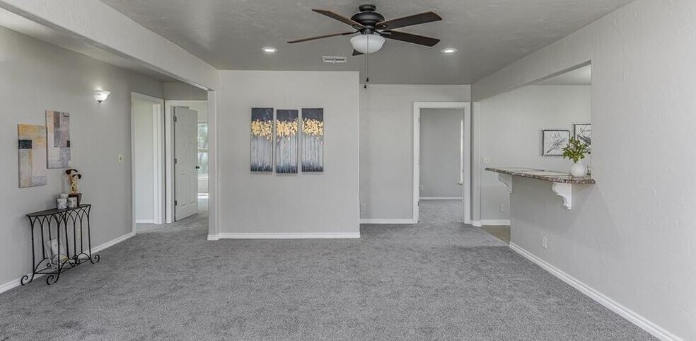 Building Photo - 711 SW 72nd St