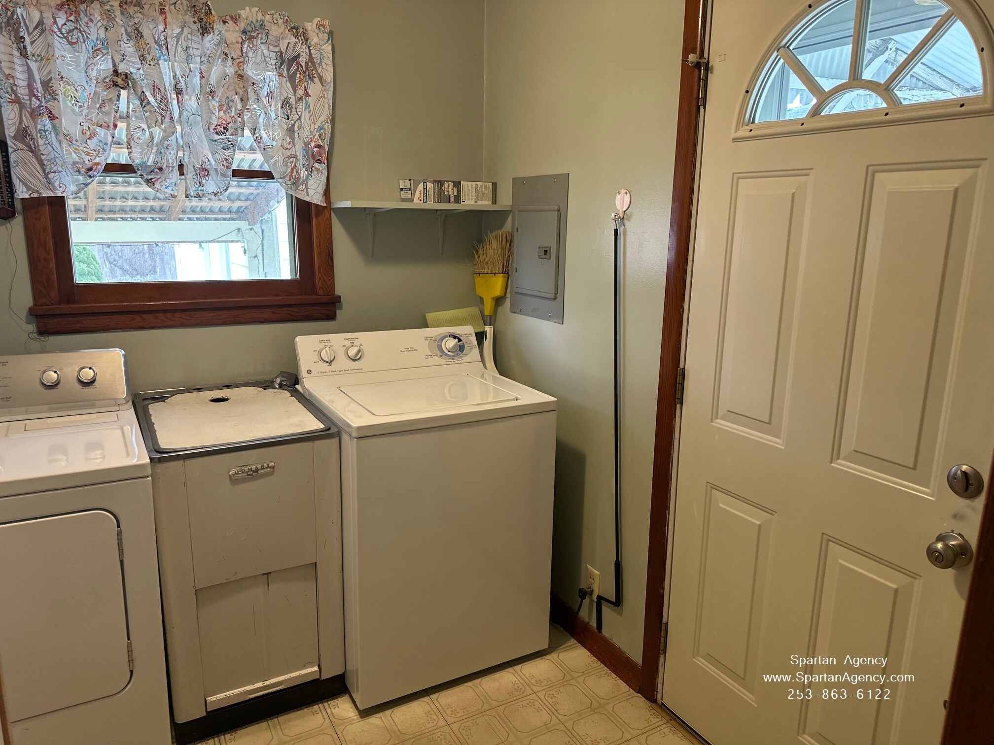 Building Photo - 509 16th St SW